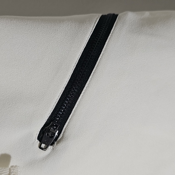 Material Girl White Sleeveless Vest with Black Accents. Size Small. NWT - Picture 3 of 14